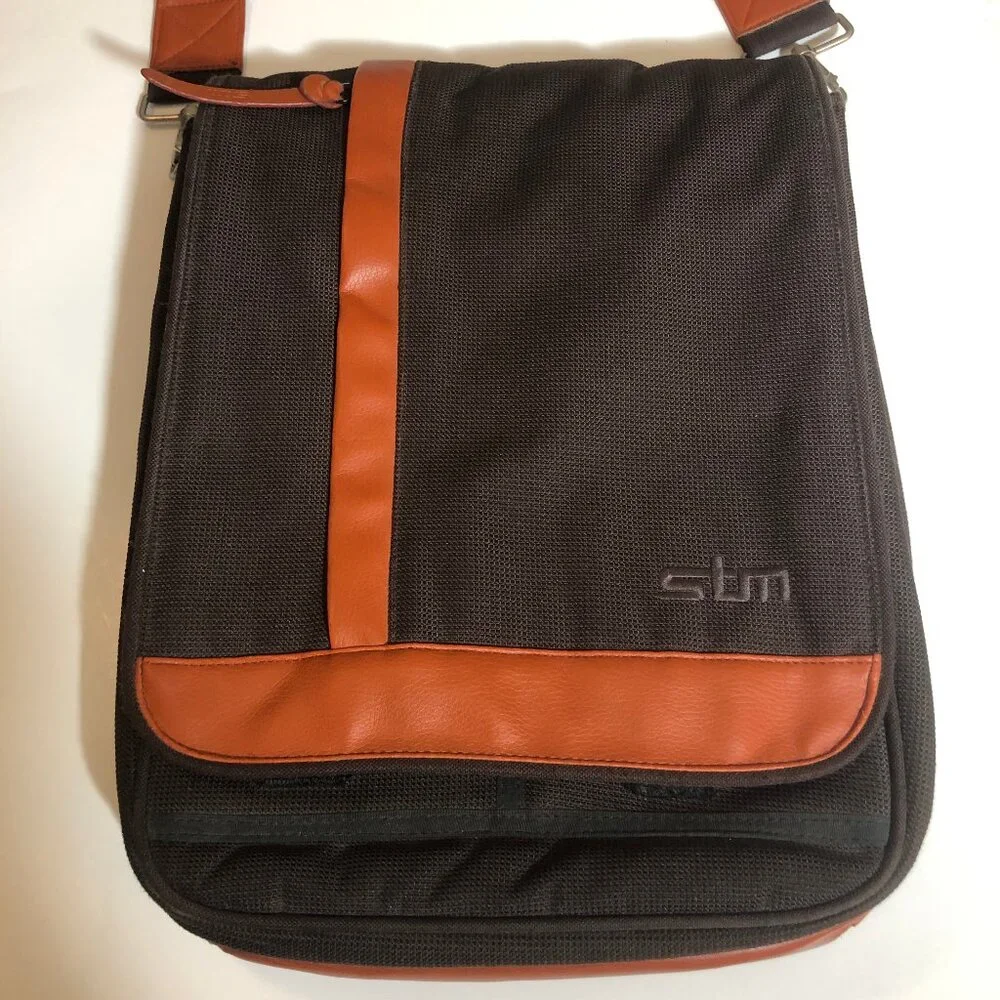 STM Vertical Laptop Messenger Bag – Black & Chestnut Brown